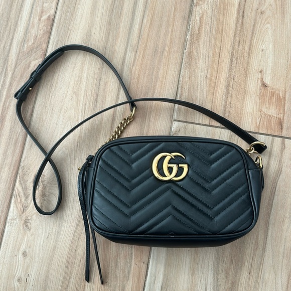 Gucci Handbags - Gucci GG Marmont Shoulder Bag - Small - Black Good Condition